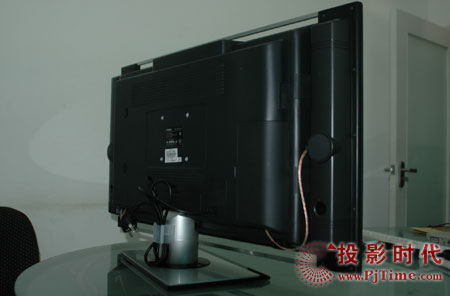 廈華LC-27U25液晶電視背部