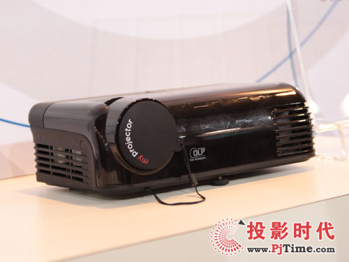 聯(lián)想投影機(jī)亮相第十二屆北京科博會(huì)