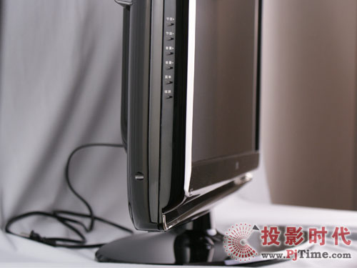 TCL自然藍(lán)光電視外觀細(xì)節(jié)特寫