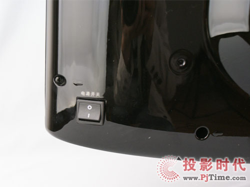 TCL自然藍(lán)光電視外觀細(xì)節(jié)特寫