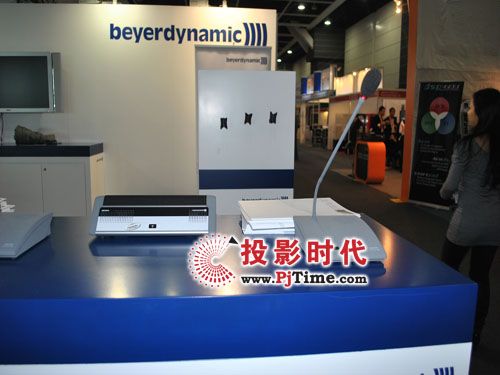 ݁(dng)ʢbϯInfoComm Asia 2010