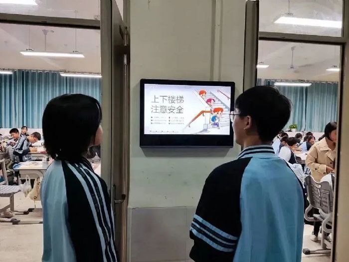 W(xu)УΡ܇(ch)@W(xu)УĔ(sh)ֻؼ