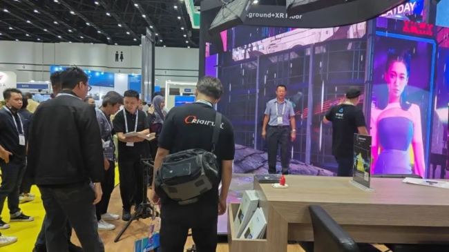 ҕ˴ΔyGXIIWKȶСgLEDذƷxR̓MĔz(chung)½QInfoComm Asia