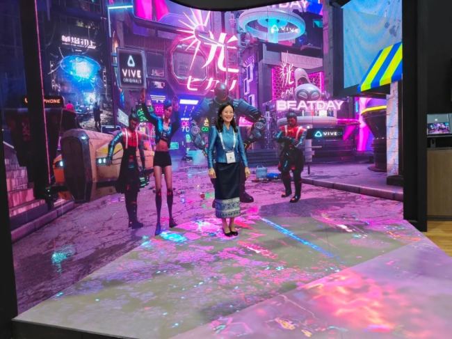 ҕ˴ΔyGXIIWKȶСgLEDذƷxR̓MĔz(chung)½QInfoComm Asia