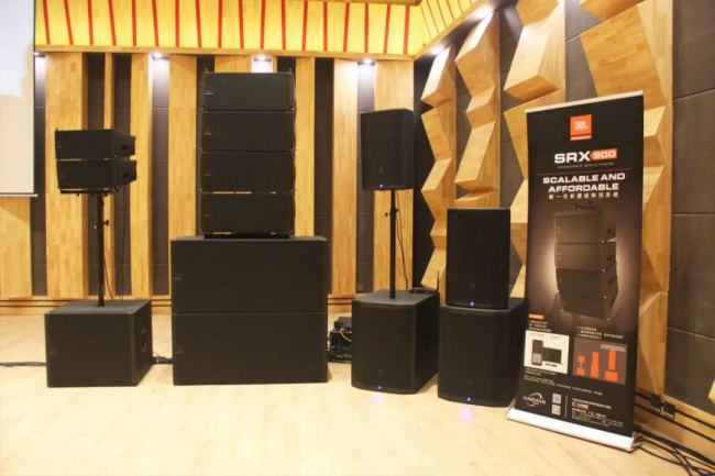 JBL Professional SRX900Ʒl(f)(hu)վAMek