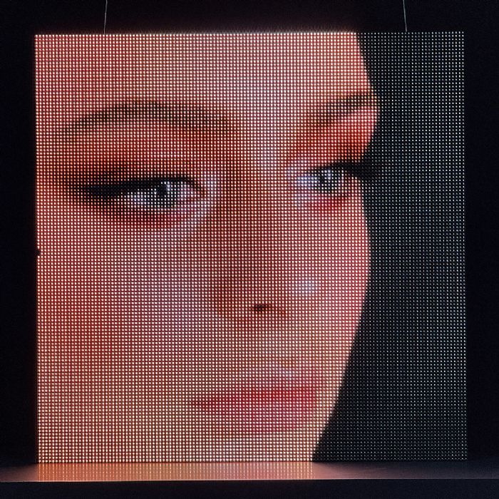 ۷eƼ_(d)ϵLED(q)(dng)infoComm 2025